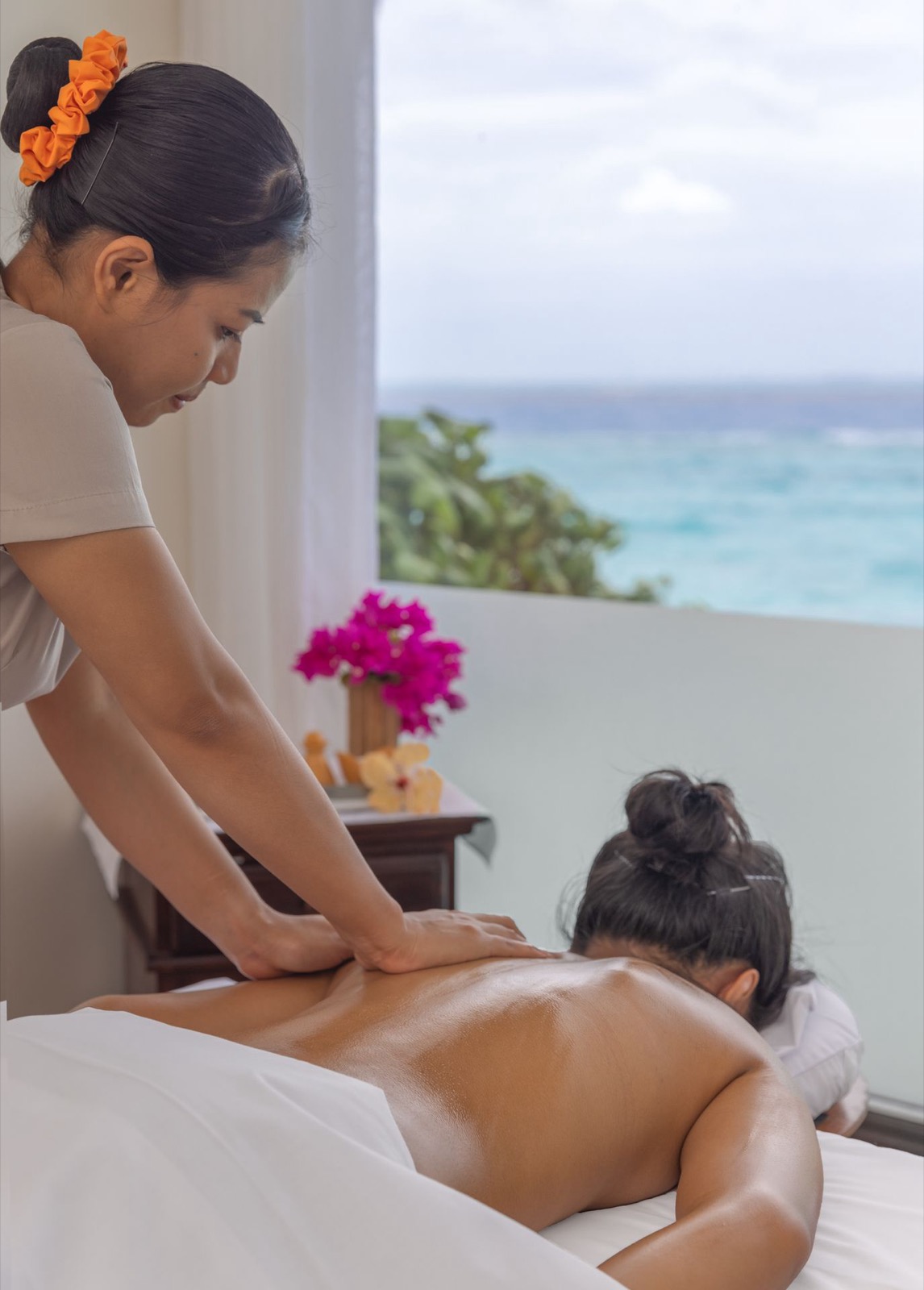 Массаж с видом на океан в Chavana Spa