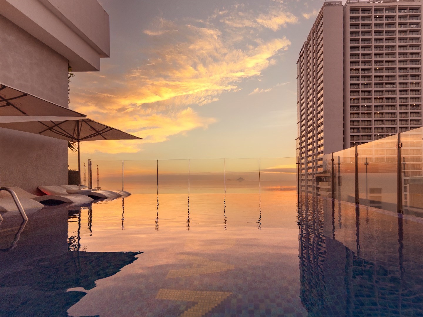 Интерьеры Adamas Boutique Hotel в Нячанге