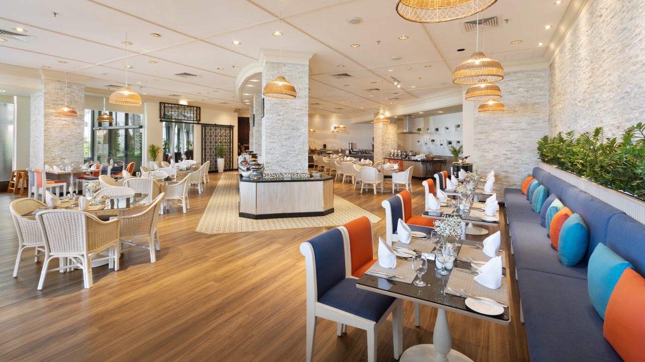 Café Naseem — ресторан международной кухни в течение всего дня