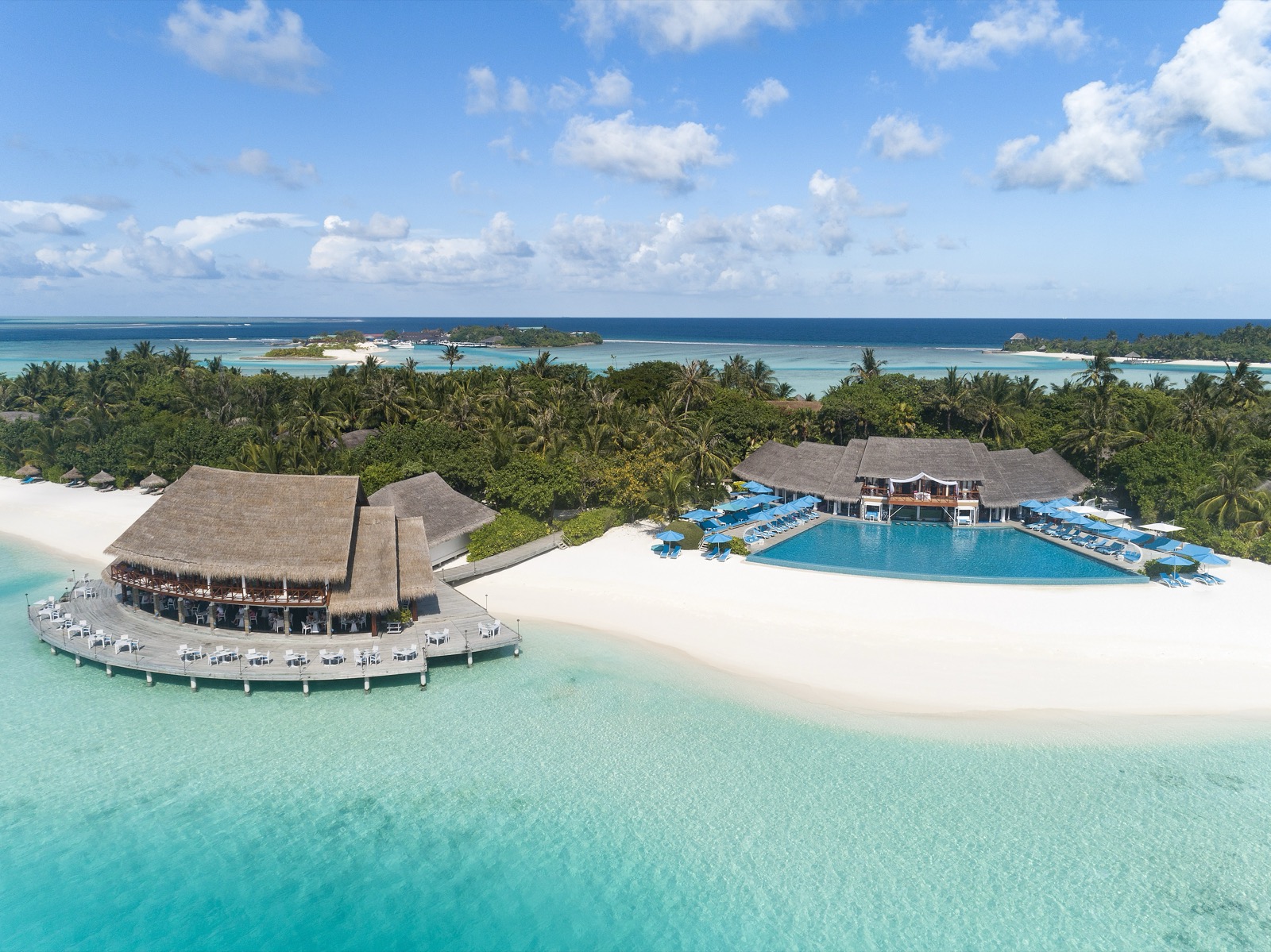 Общий вид курорта Anantara Dhigu на острове Дхигуфинолху