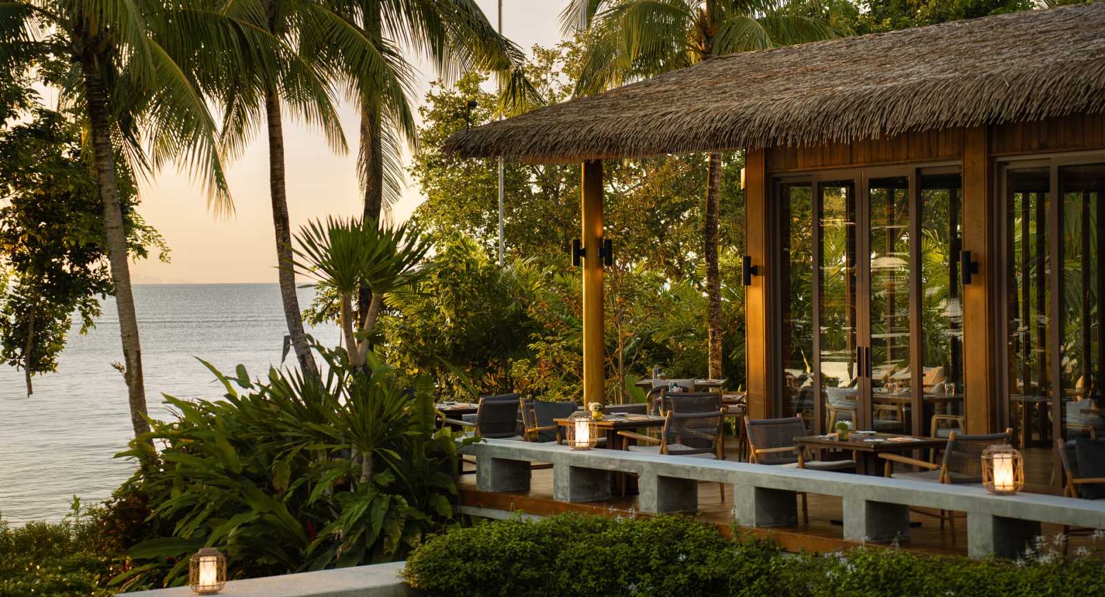 The Beach Restaurant — ужин у самой кромки воды