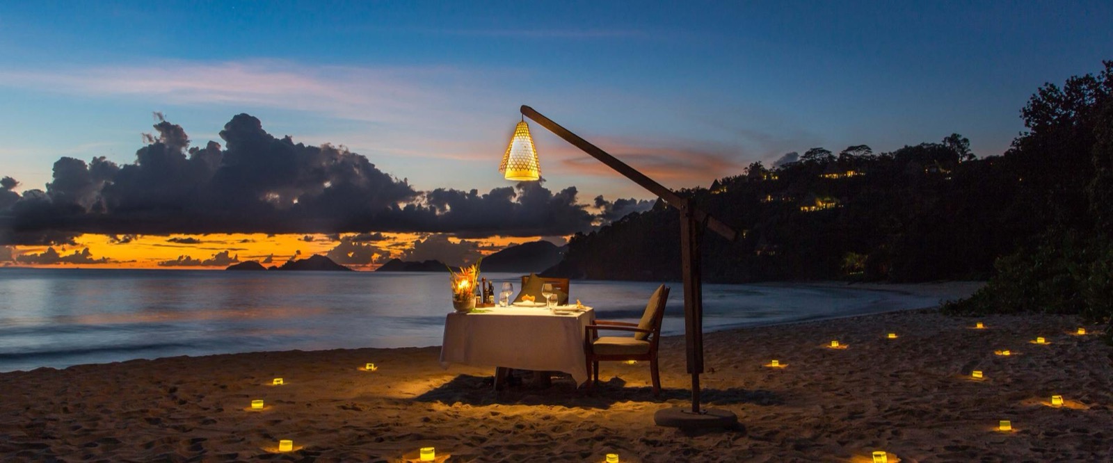 Приватный ужин Dining by Design на пляже Anse Louis