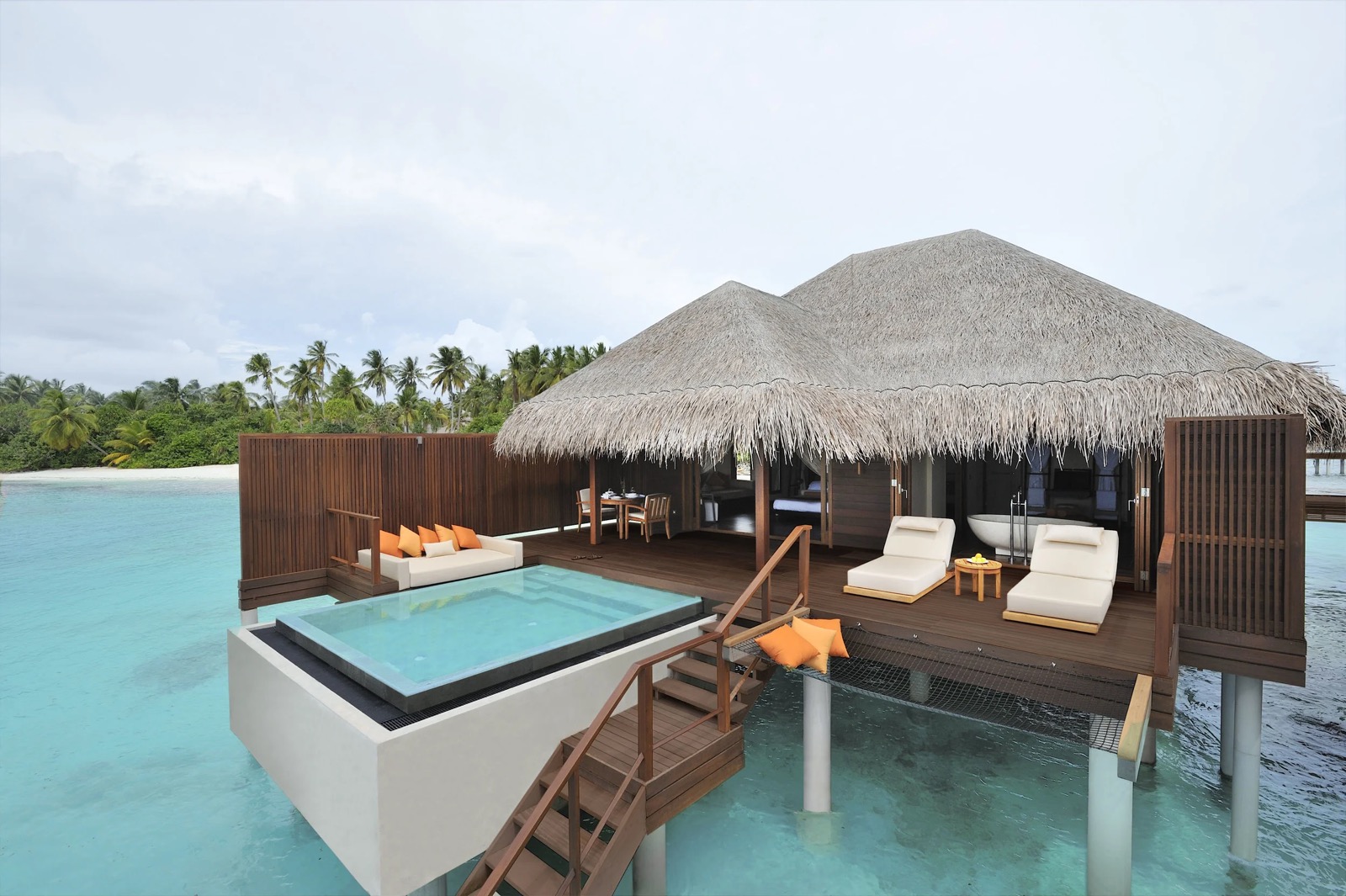 Overwater вилла Ocean Villa с собственным бассейном