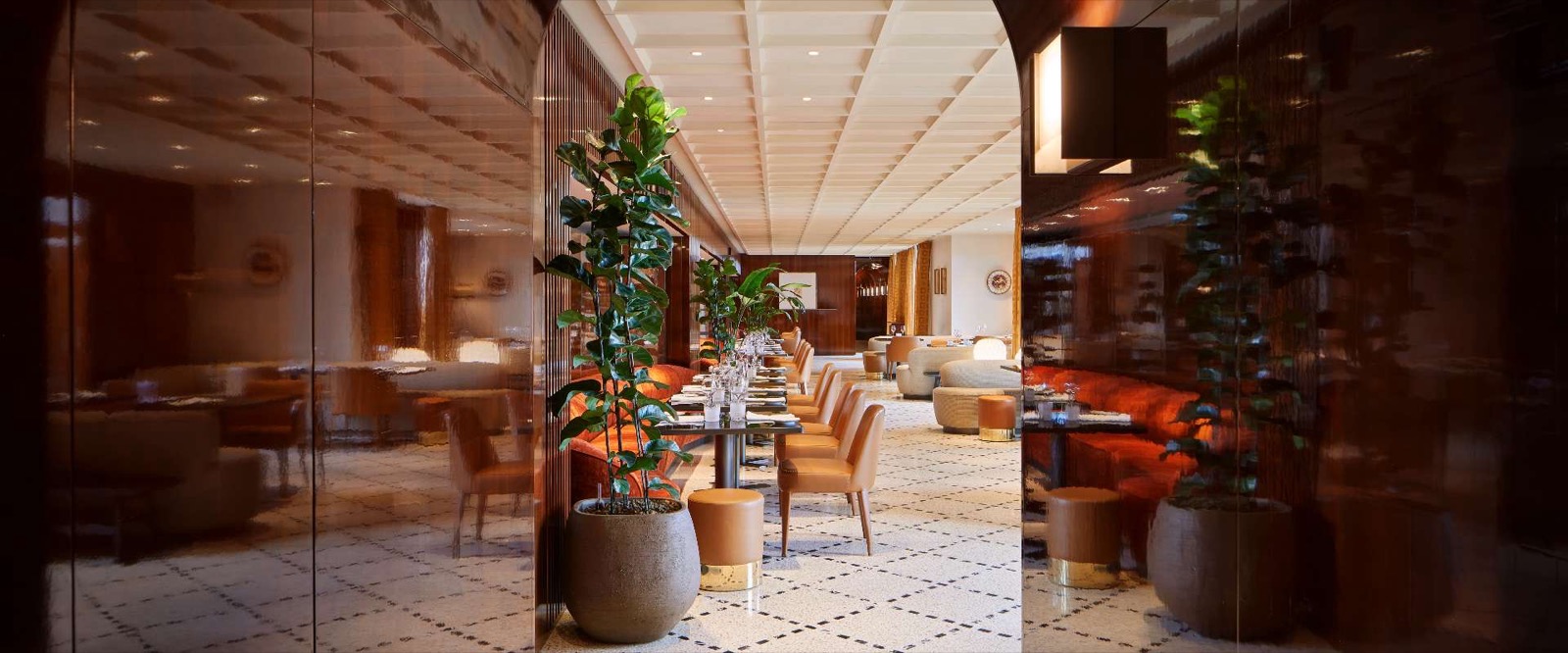 Il Ristorante — Niko Romito: махагоновые стены и мозаичный пол