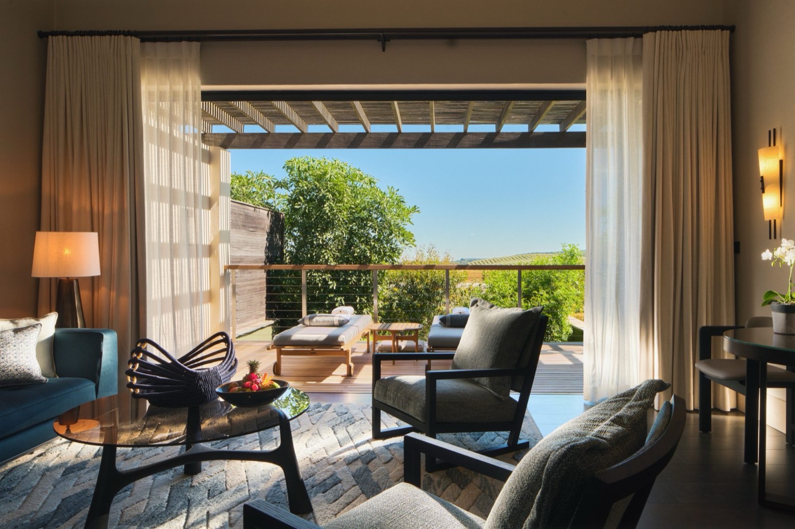 Гостиная Luxury Lodge с панорамным остеклением