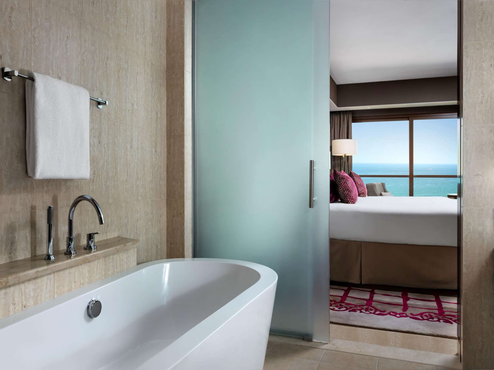 Номер Fairmont Sea View King с видом на залив