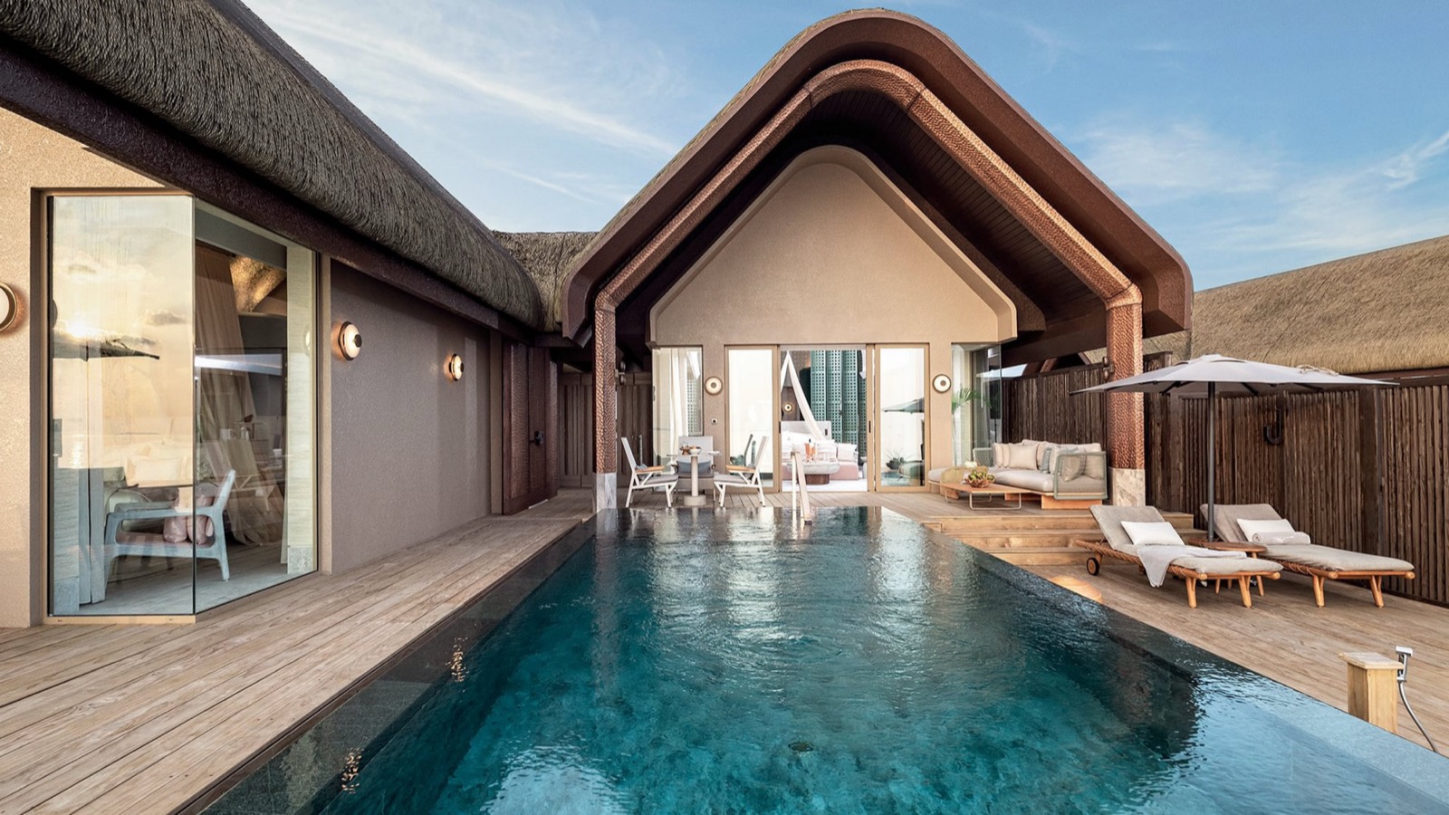 Two Bedroom Ocean Pool Villa над лагуной