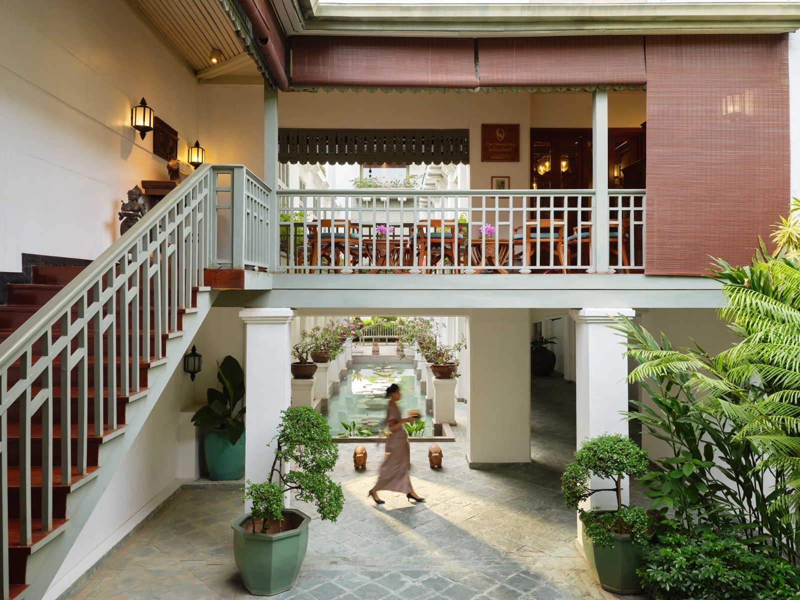 The Oriental Spa в тиковом доме на другом берегу реки