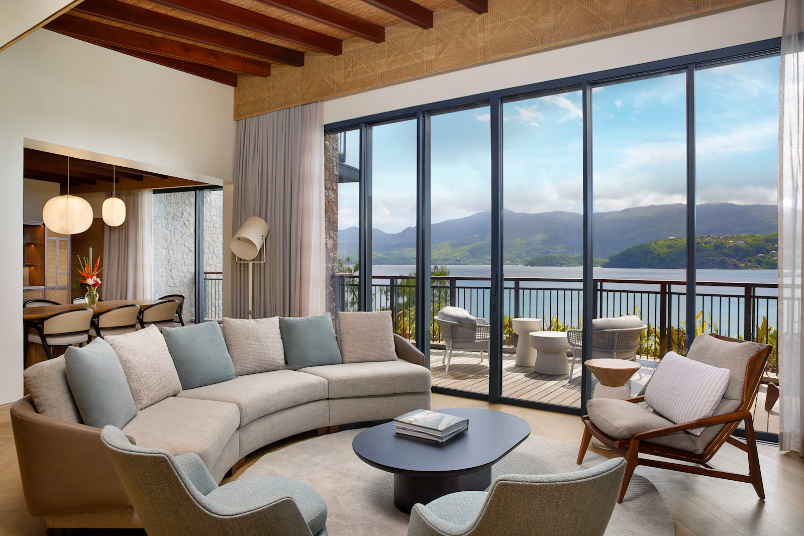 Панорамный сьют Cliff House с видом на бухту