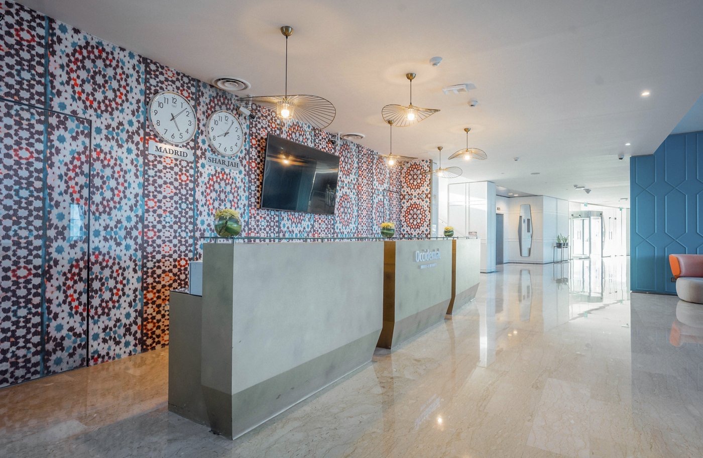 Лобби отеля Occidental Sharjah Grand