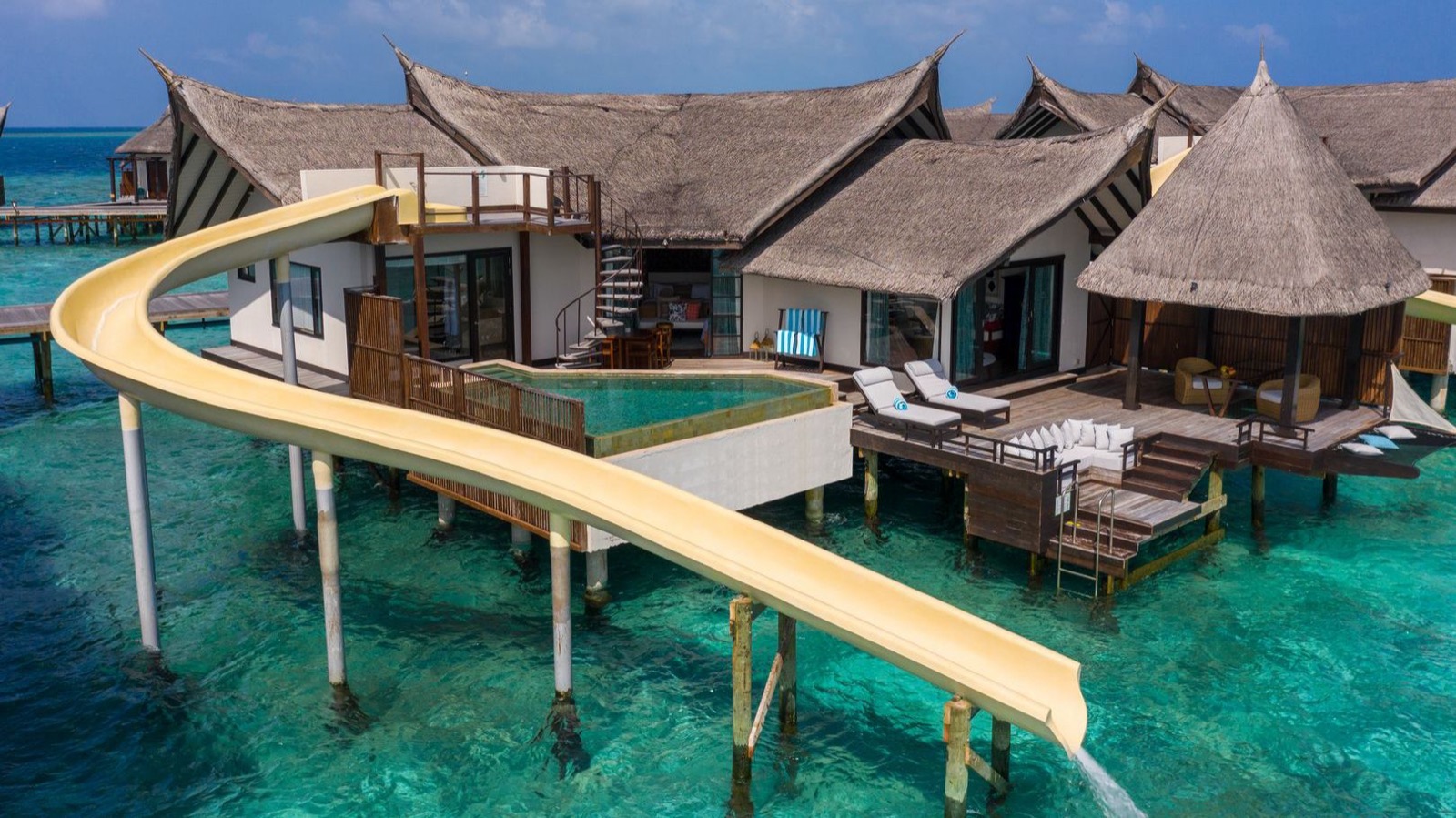 Ocean Pool Suite с водной горкой в лагуну