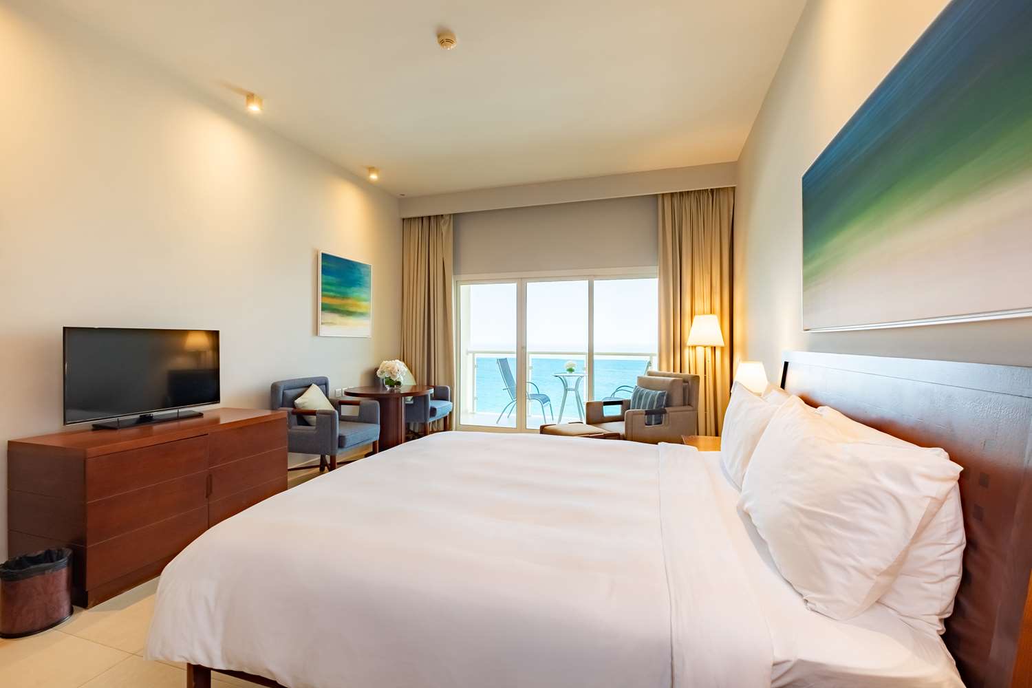 Интерьеры отеля Radisson Blu Resort Fujairah
