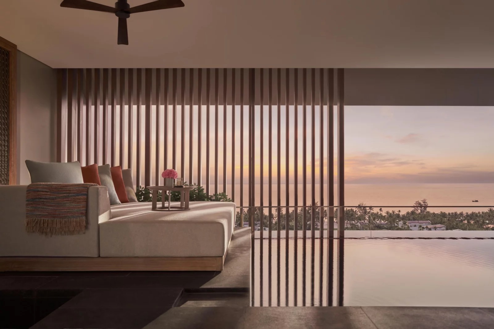 One Bedroom Sky Pool Villa: гостиная с приватным инфинити-бассейном и видом на океан