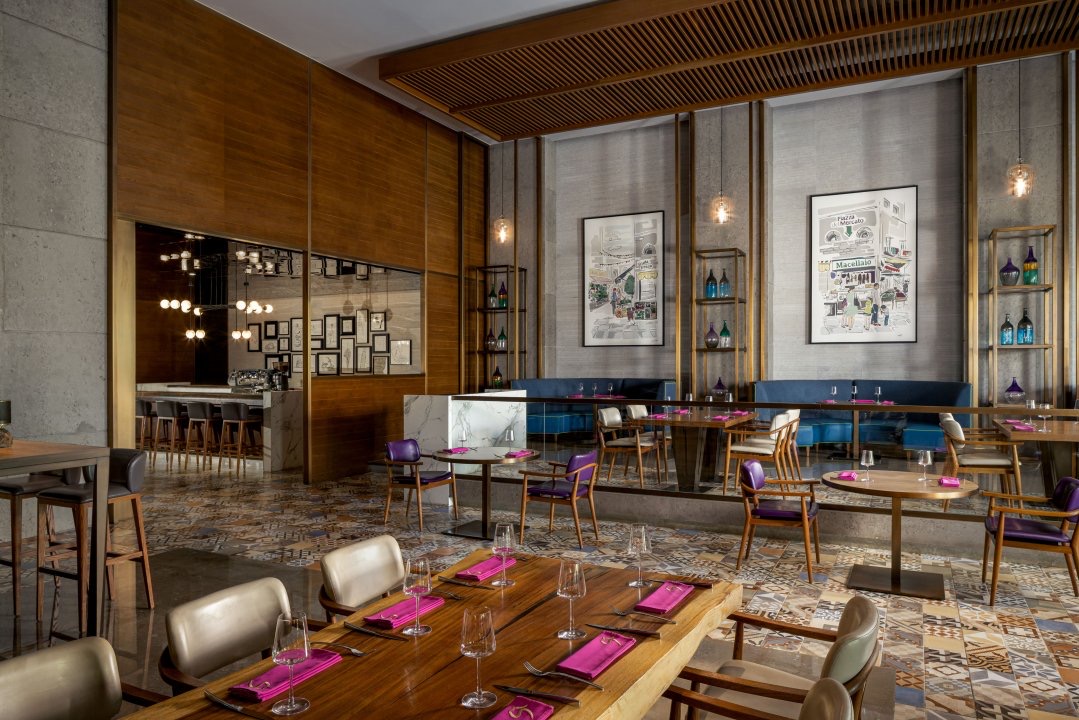 Интерьер ресторана Si Ristorante Italiano & Bar