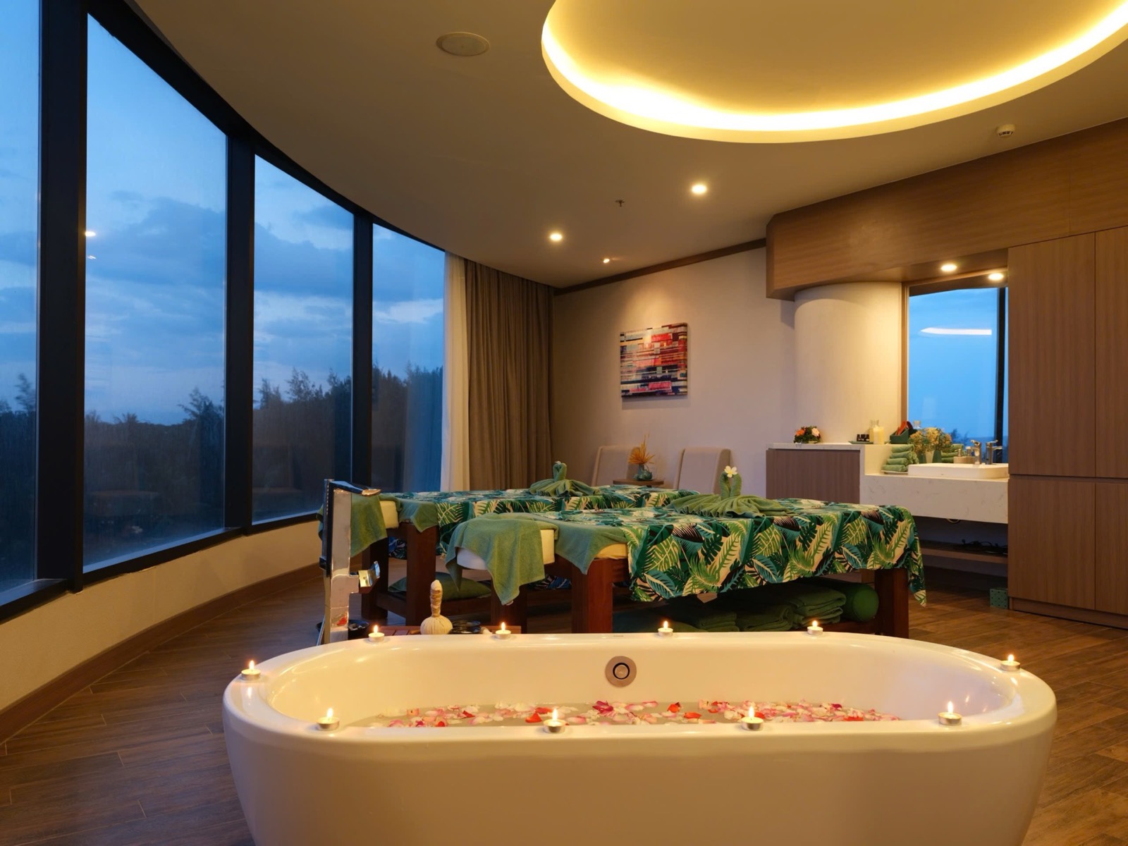 Pure Spa: процедурный кабинет с панорамным остеклением