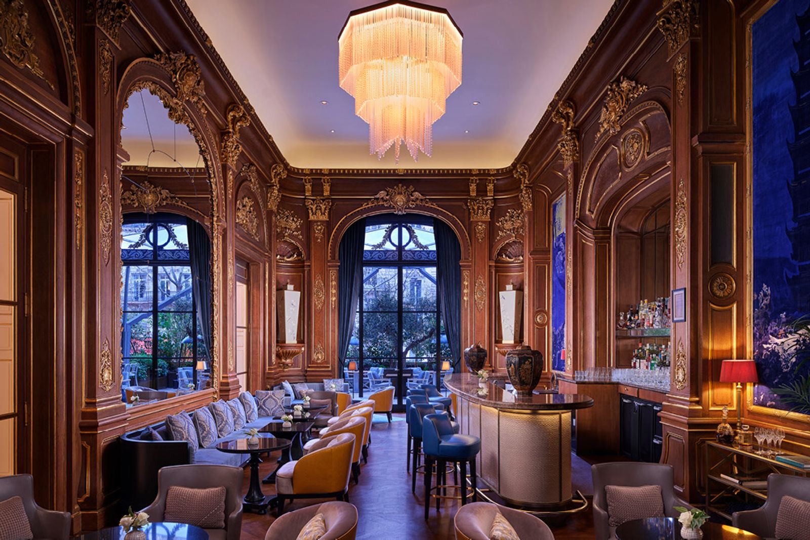 Le Bar Kléber в историчных салонах с золочёной отделкой