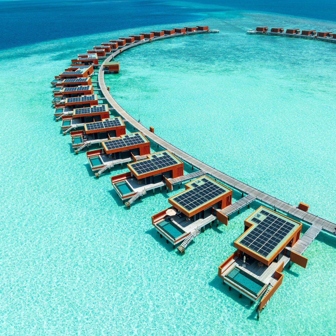 Sunset Ocean Pool Villa над лагуной с закатной стороны