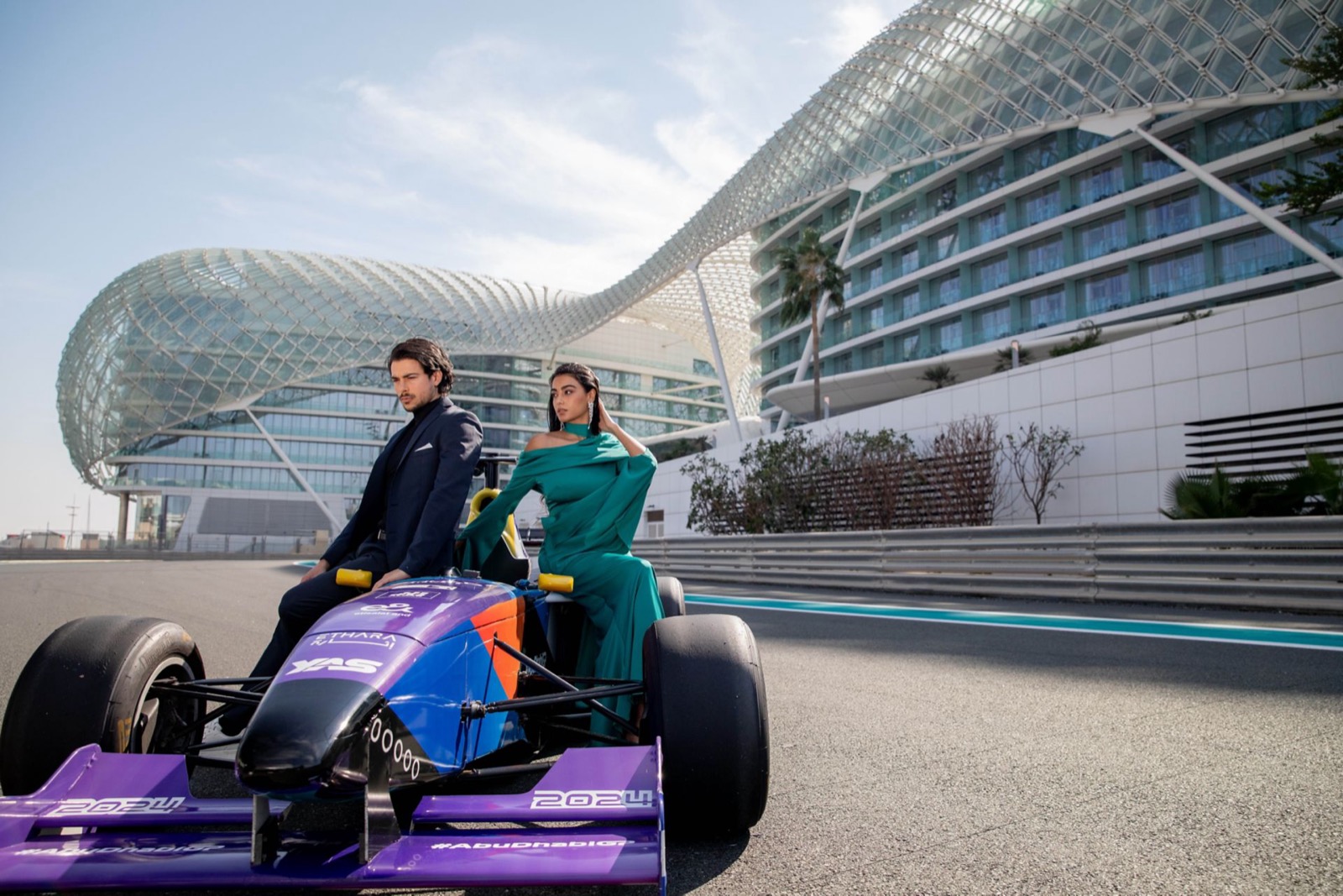 Вид на трассу Yas Marina Circuit с территории отеля